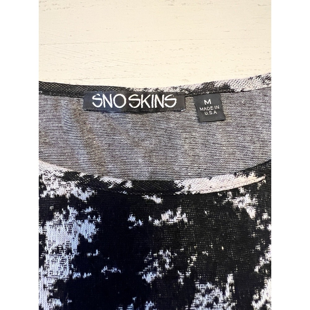 Sno Skins Womens Black White Abstract Print Shoulder Button Knit Top Medium - Picture 3 of 5